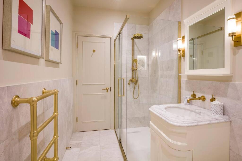 Stylish & Luxury, Just Redecorated Kensington Flat Londres
